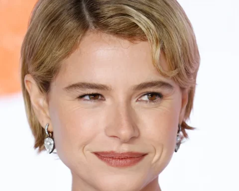 Jessie Buckley cats
